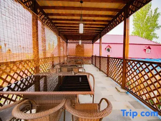 Ten Mile Spring Breeze Homestay in Tekes County