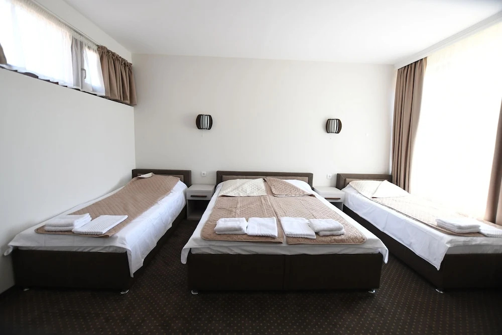 Atrijum Apartments and Rooms - Đerdap Boat Tours