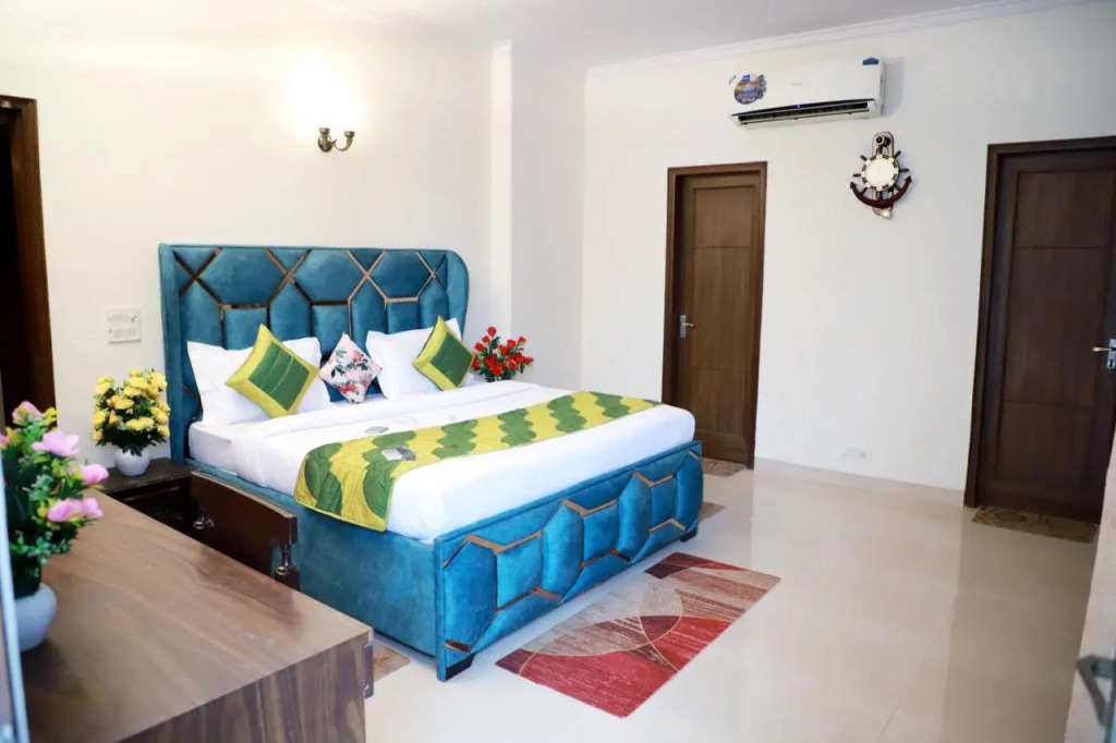 3bhk,Fortune Home E-28 2b Saket Near Max Hospital
