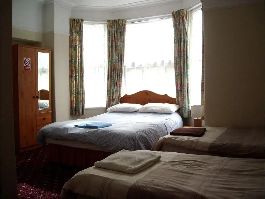The George Guest House