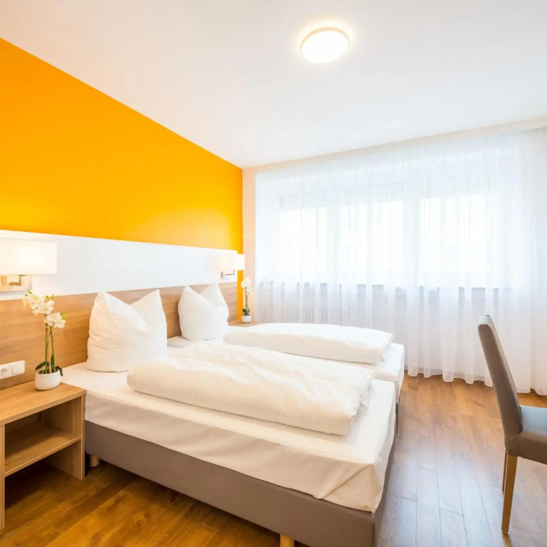 Hotel S16