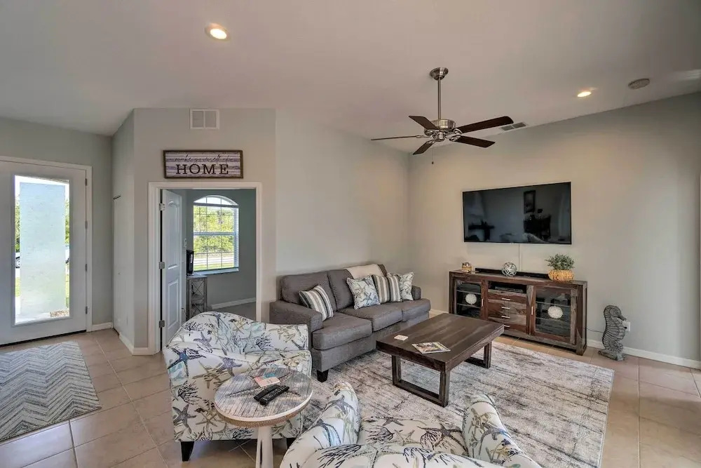 Port Charlotte Canalfront Home w/ Pool & Dry Bar!