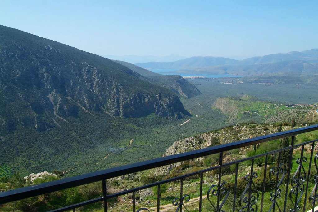 Acropole Delphi City Hotel