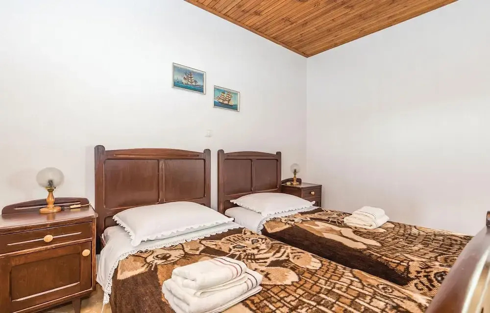 Beautiful Home in Banjol With Wifi and 2 Bedrooms