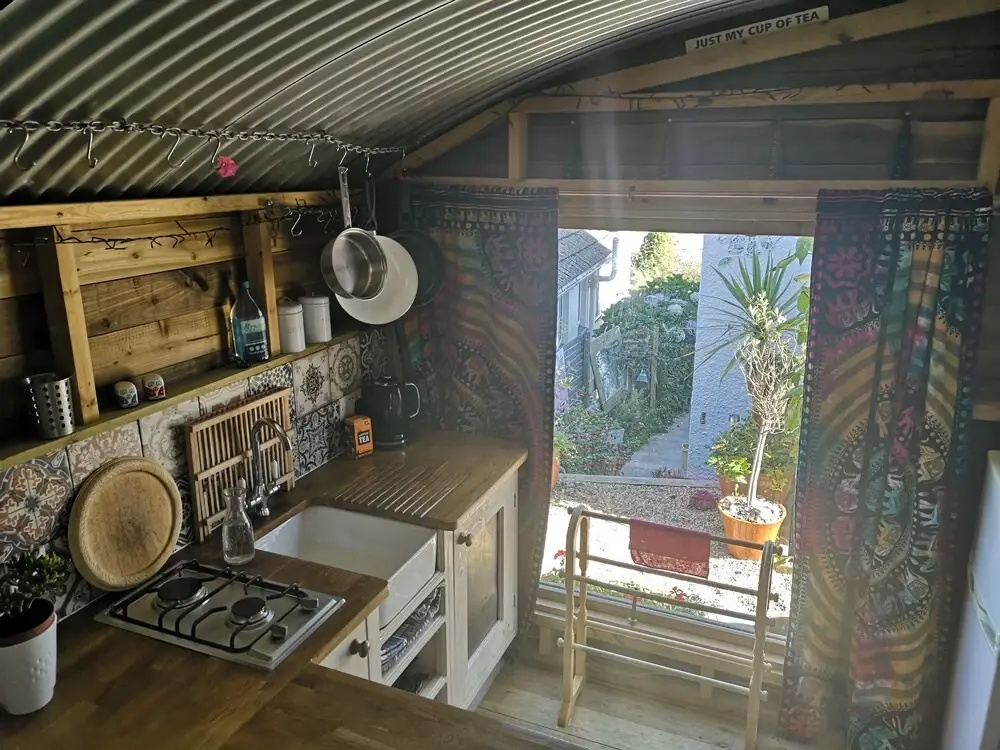 Cosy Cabin With Wood Burner Near Beach