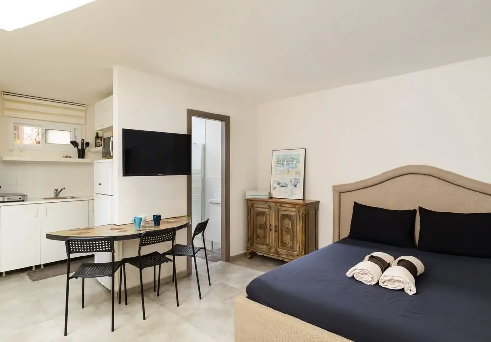 Duplex Lively Neighborhood by FeelHome