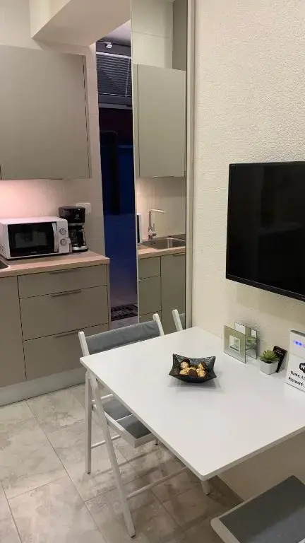 Elegant Studio