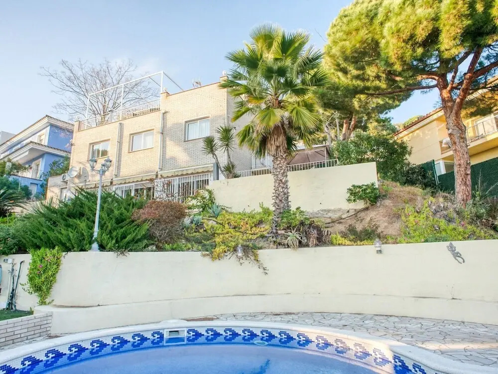 Lavish Holiday Home in Lloret de Mar With Private Pool