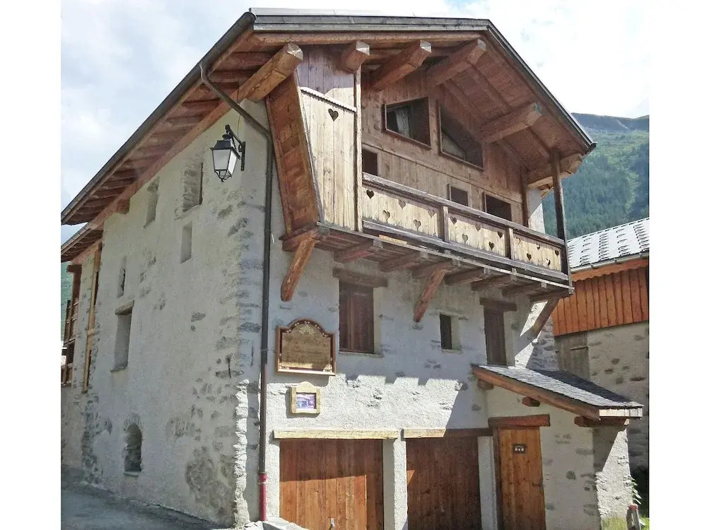Charming Chalet in Champagny-en-vanoise Near Ski Area
