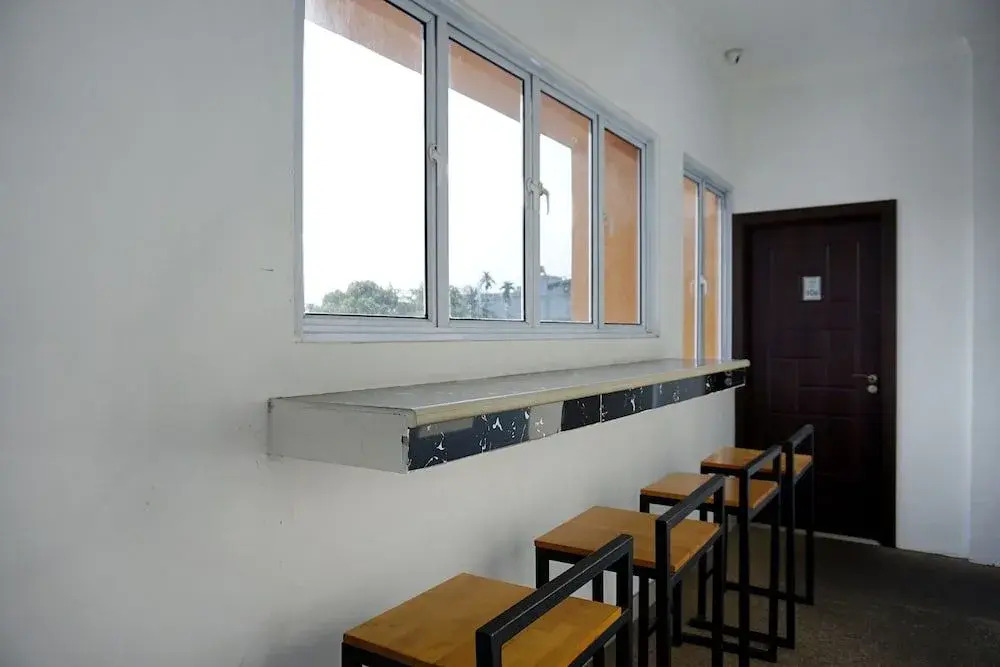 OYO 1158 Basecamp Hostel