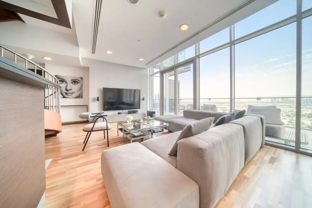 Prime Difc Duplex With Iconic Skyline Views