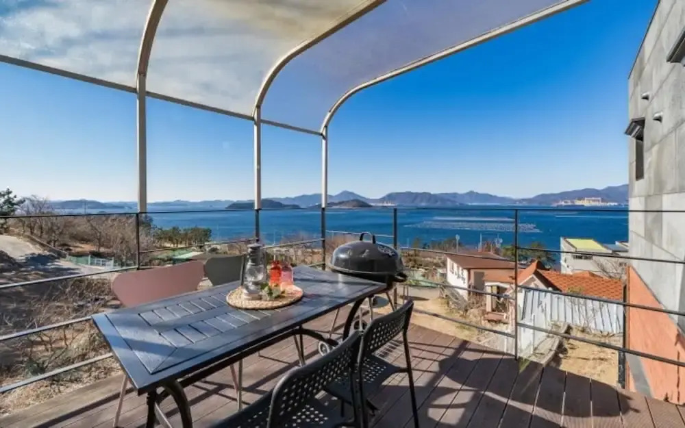 Geojedo Sea and Pool Villa
