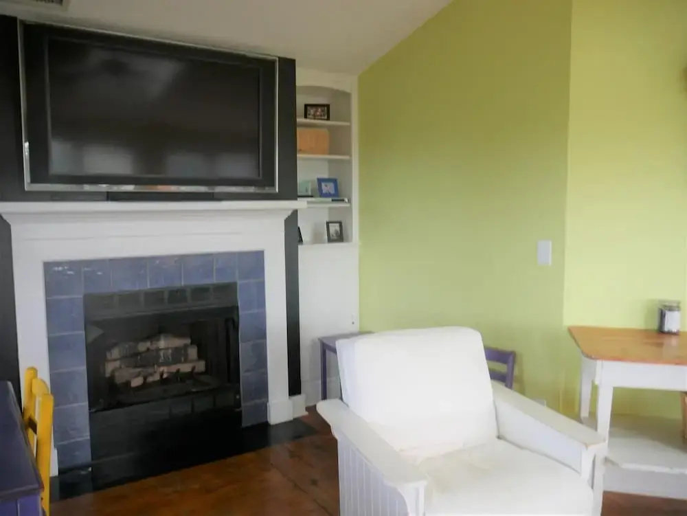 Plum Crazy Up - 2 Br Townhouse