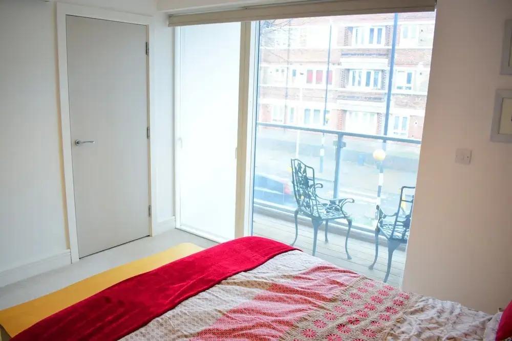 Bermondsey 2 Bedroom Flat With Garden