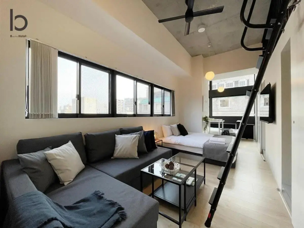 Contemporary 1BR apt few mins walk to peace park room wifi available