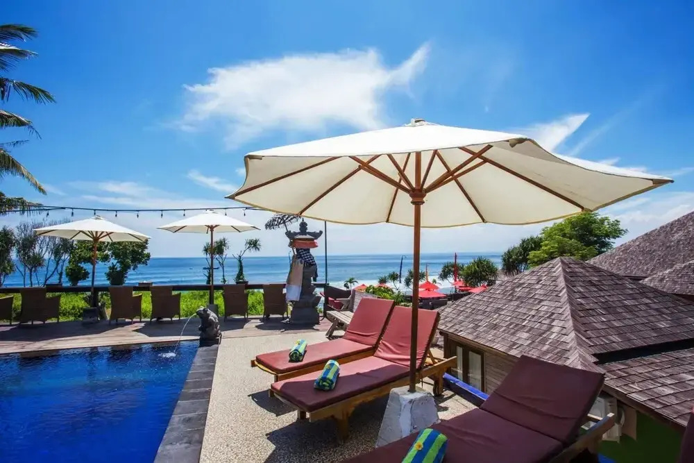 Villa Cahaya - Ocean, sunset and volcano views, an island hideout