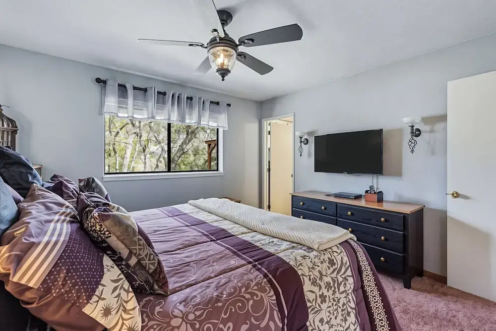 Bigfoot Retreat - Close to Golf and the Beach by Yosemite Region Resorts
