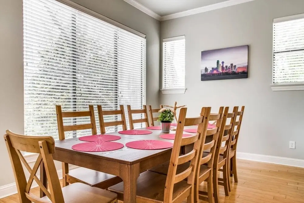 2 Unit Grand Oak Lawn house Perfect for Groups