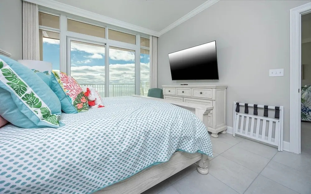 Phoenix Gulf Towers 2707 3 Bedroom Condo by RedAwning