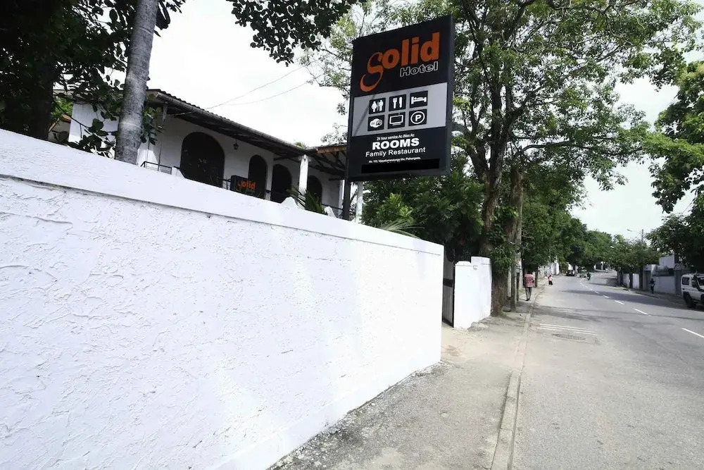 Yoho Solid Hotel Colombo 05