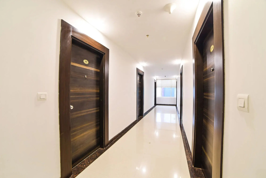 Fabhotel Singh Suites