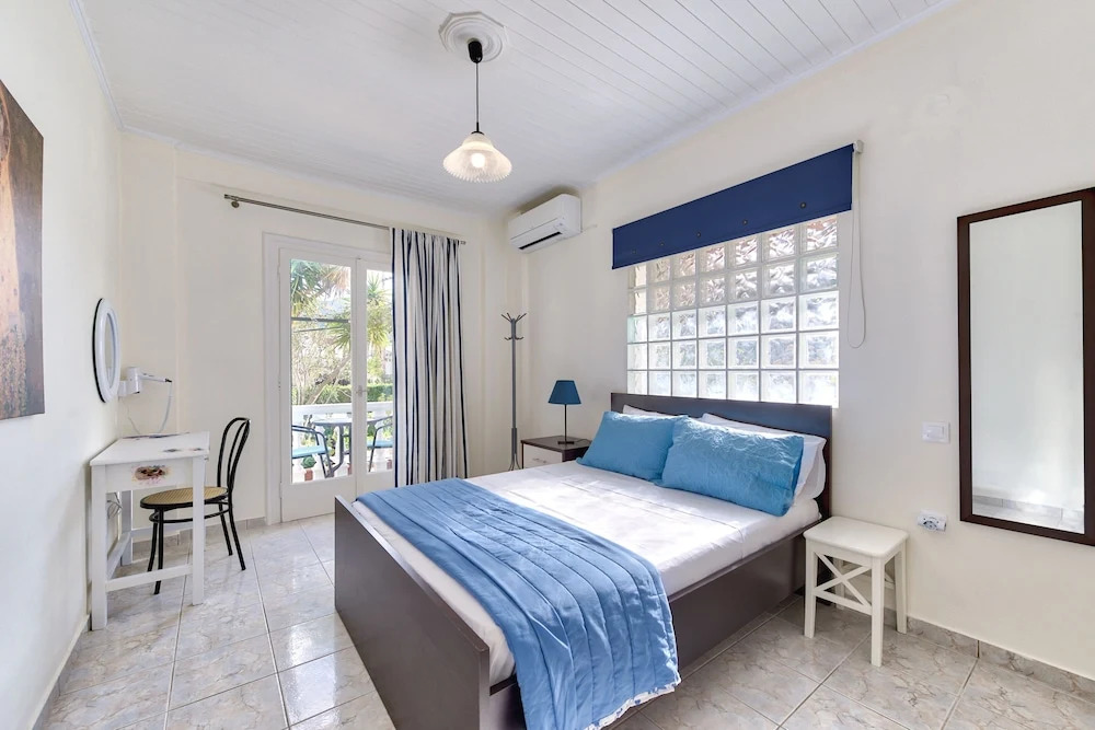 Ina Apartment