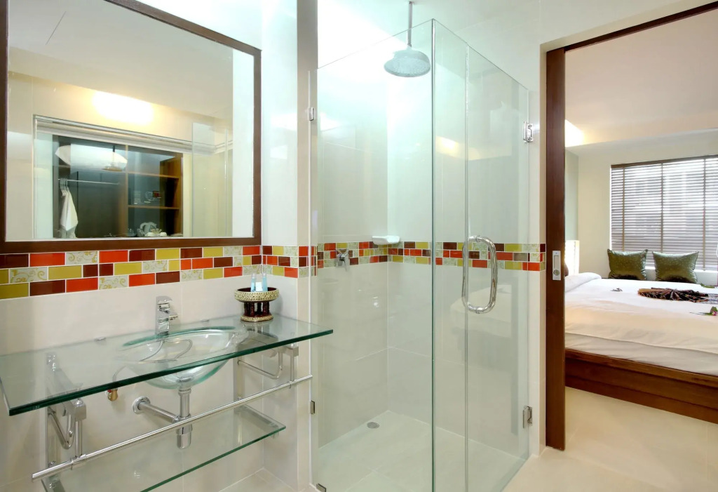 A2 Pool Resort, Phuket Town - scheduled shuttle to Phuket Old Town