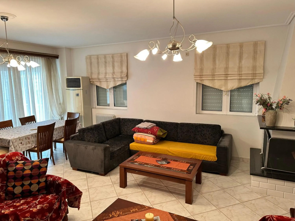 beautiful apartment near the beach