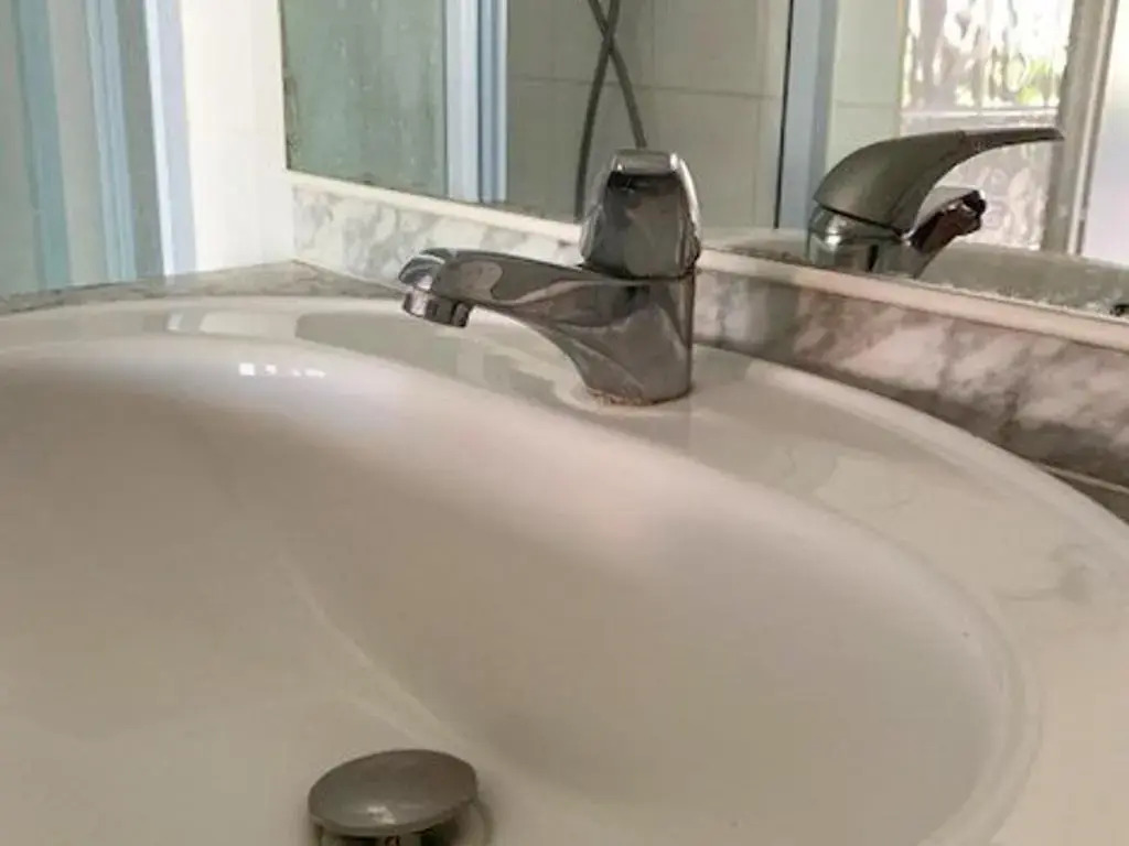 Villa Mitoyenne Climatisée, Piscine, Parking, 450m de la Plage - FR-1-607-17