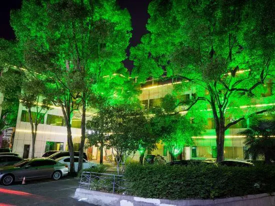 Huaqiao International Hotel