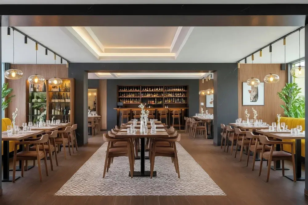 ONE66 - Luxury Aparthotel