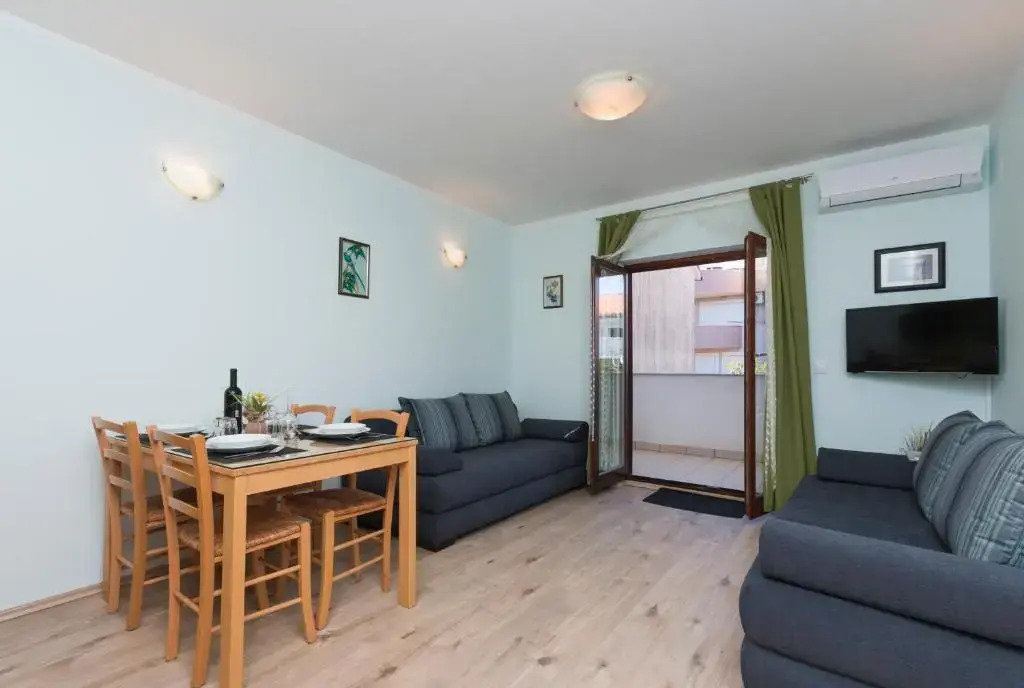 Milos Apartment