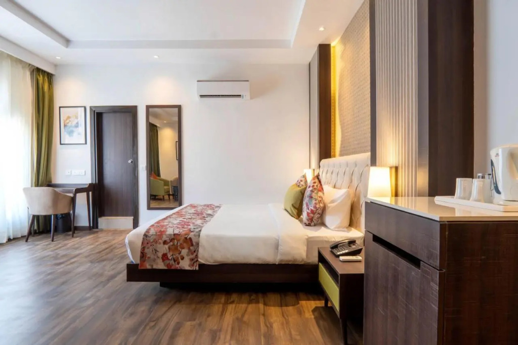 Hotel Le ROI Lake View koti