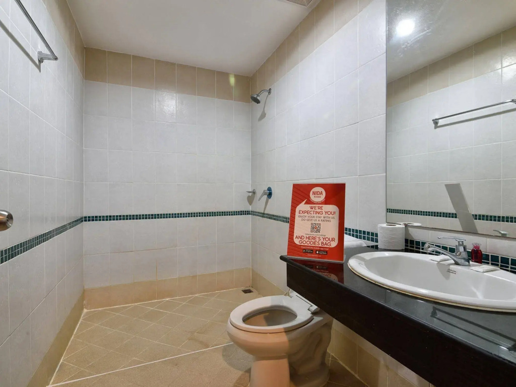 NIDA Rooms Patong Silk House