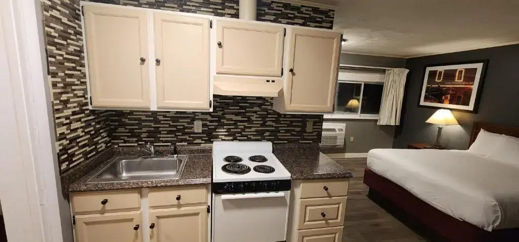 Nashoba Valley Inn & Suites