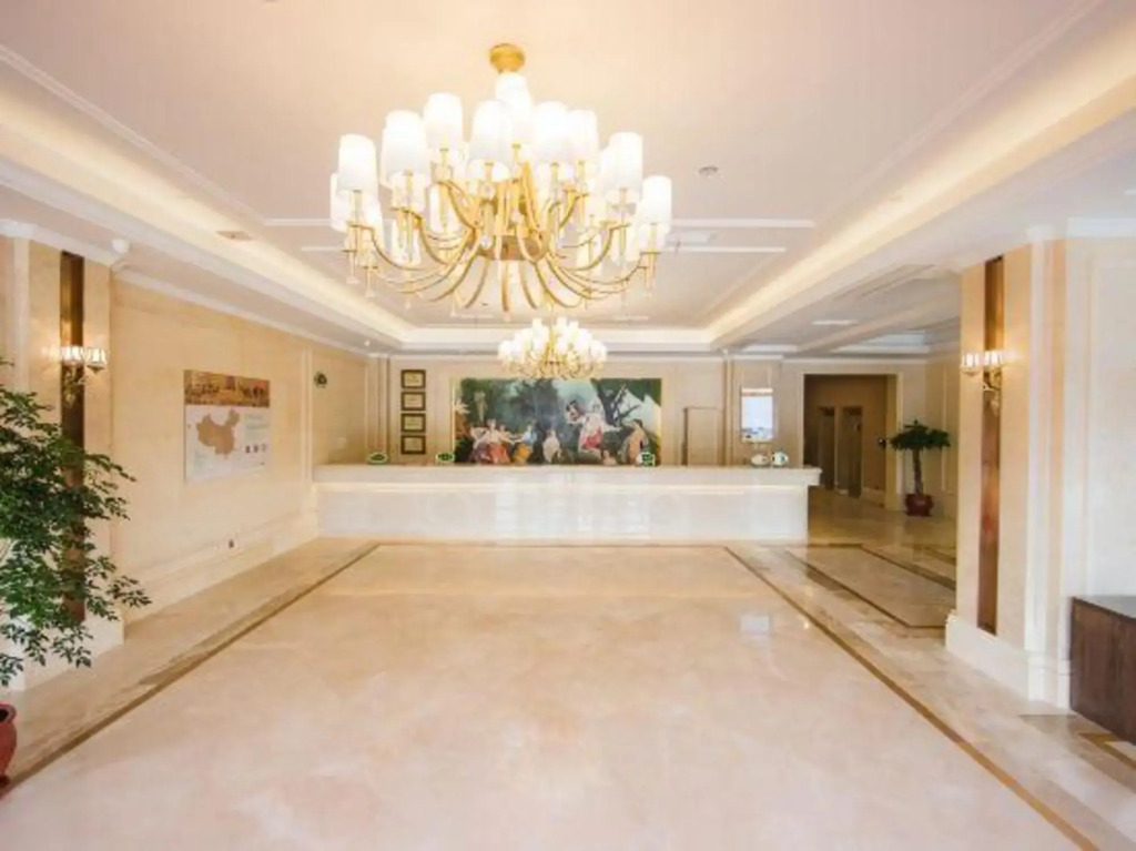 Vienna International Hotel (Nantong Haimen Pedestrian Street)