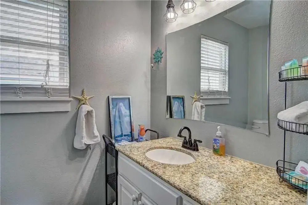 A Big Nauti 5 Bedrooms 2 Bathrooms Home