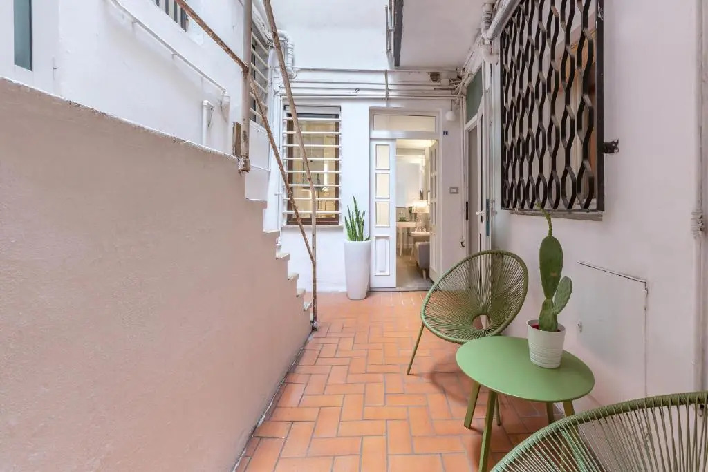 Ferrara Mayr White Apartment