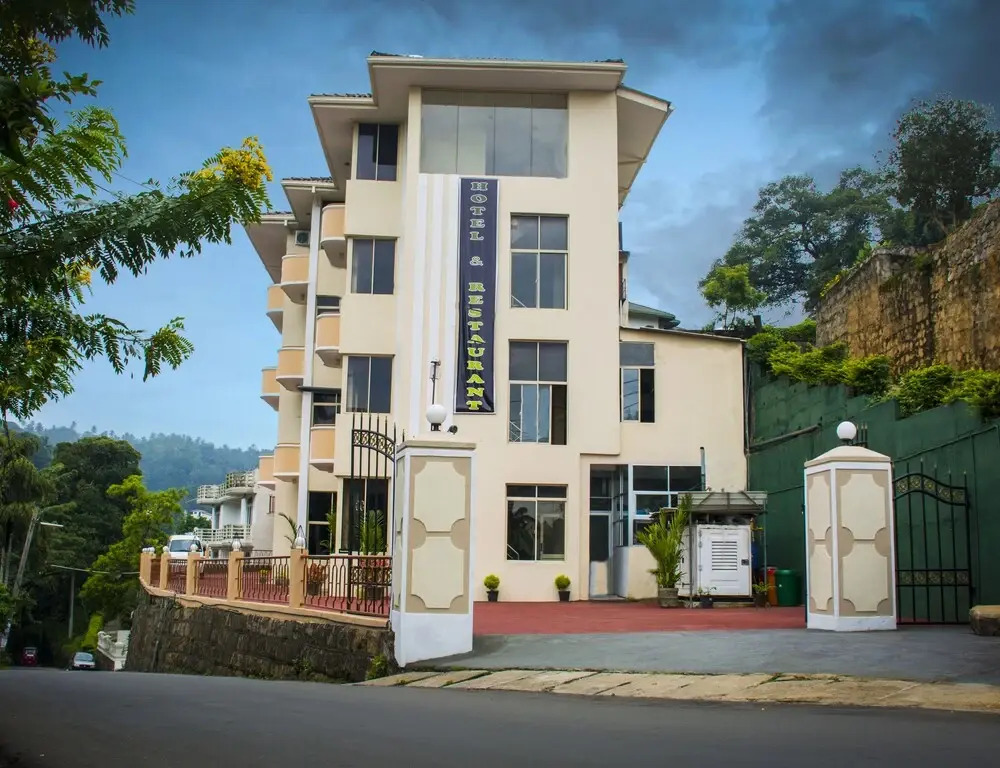 Hotel Lakefield