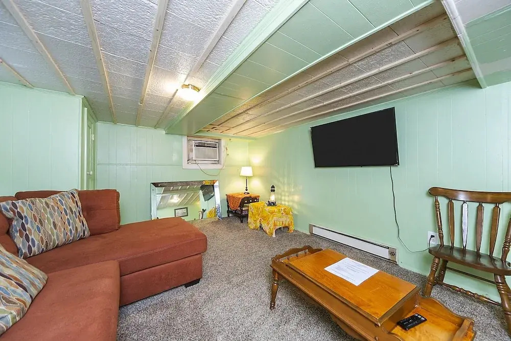 Rustic Beach Front Apt - Cozy And Right On The Beach 2 Bedroom Apts