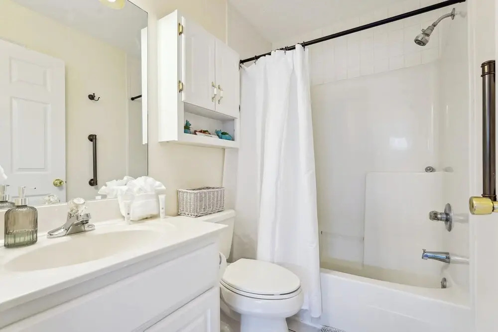 Breezy PCB Vacation Rental w/ Lanai, Walk to Ocean