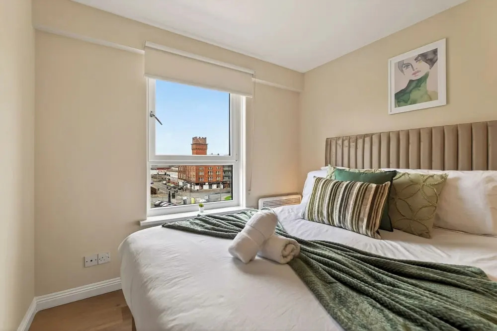 Stylish 2 Bed  2 Bathrooms Free Parking