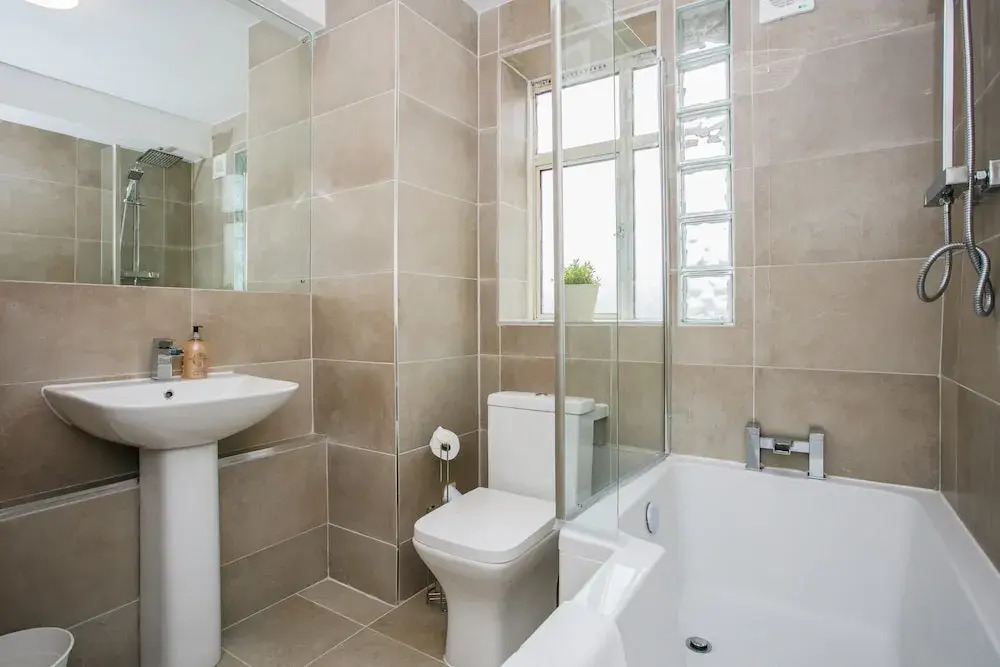 2 Bedroom Flat in West London