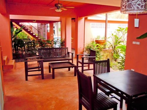 Luckna House