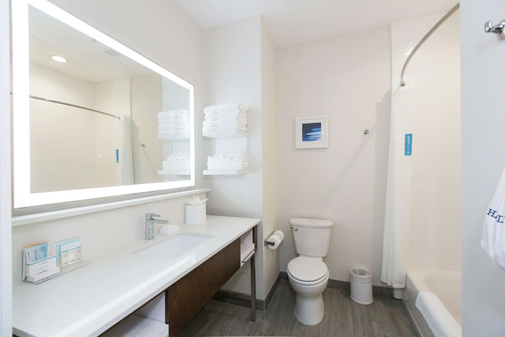 Hampton Inn Mustang