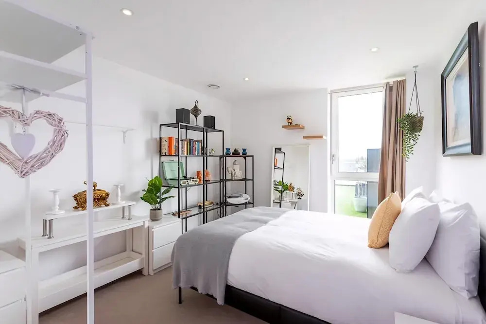 Stunning Brentford Penthouse