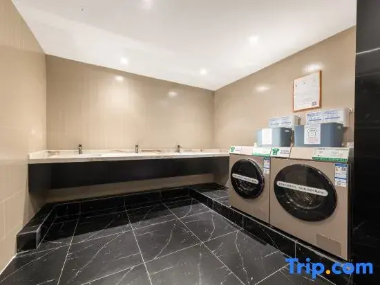 YueTa X E-Sports Hotel (Guangzhou South of Pearl River Binjiang East Road Subway Station)