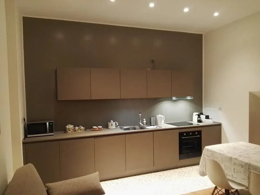 Revere 18 Apartment