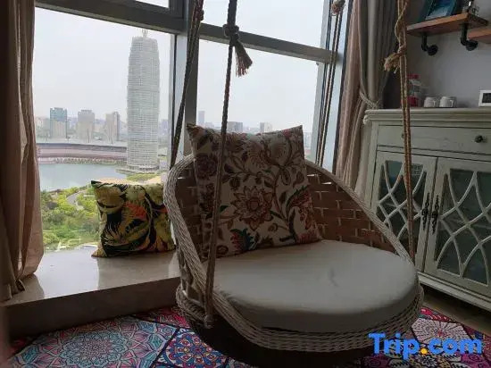 Half Acre City Lodge (Zhengzhou East Railway Station Exhibition Center)