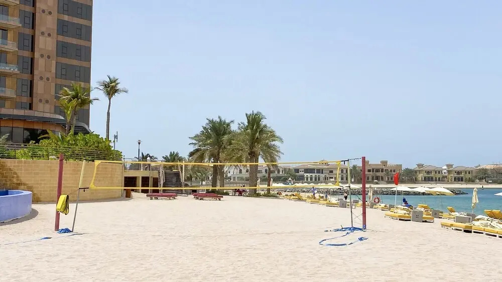 Modern beachfront 1BR apartment